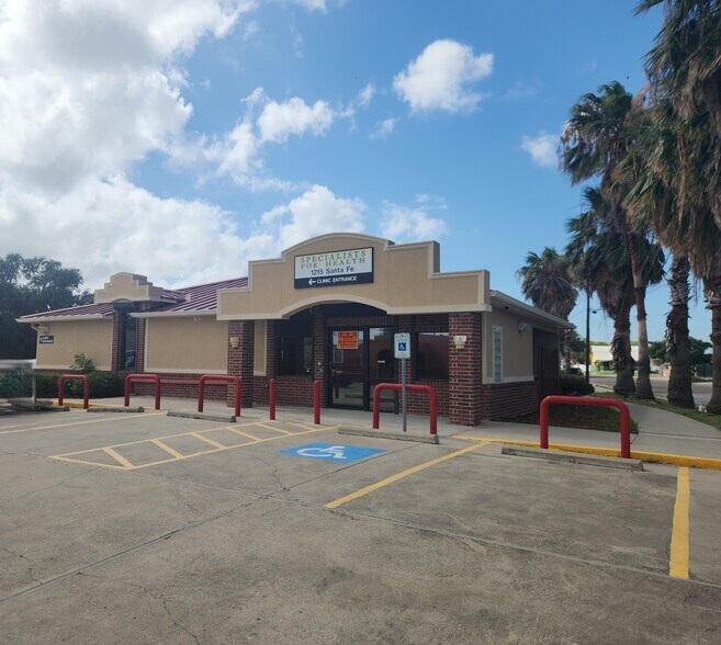 More Photos Of 1215 Santa Fe St, Corpus Christi Medical For Sale