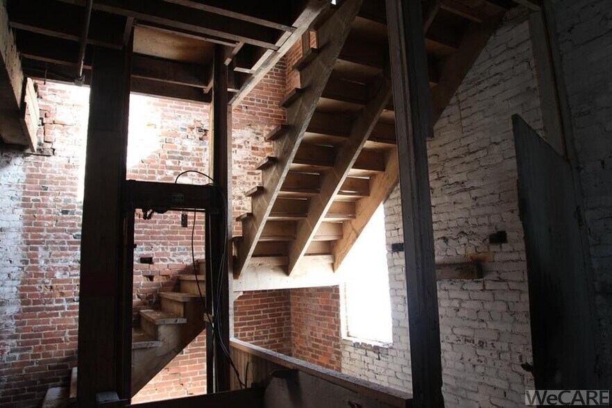 More Photos Of 203 S Main St, Mount Victory Manufacturing For Sale