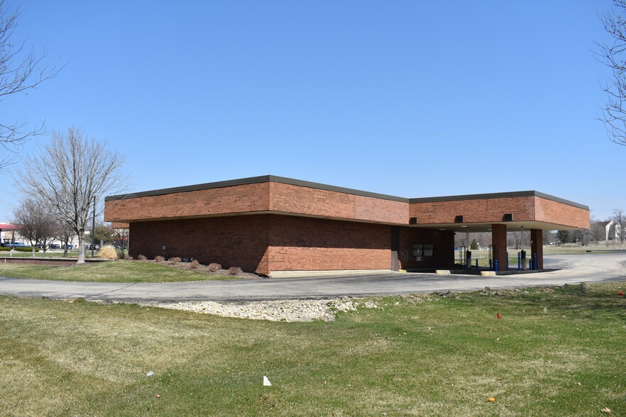 More Photos Of 1795 Madison Rd, Beloit Bank For Sale