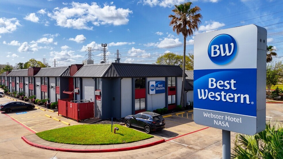 More Photos Of 889 W Bay Area Blvd, Webster Hotel For Sale