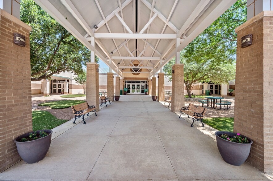 More Photos Of 801 Shady Oaks Dr, Southlake Specialty For Sale