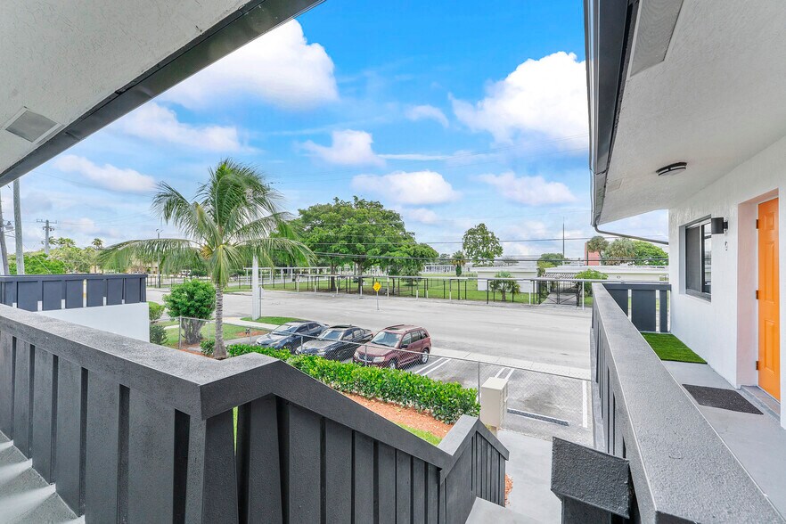More Photos Of 940 NW 8th Ave, Pompano Beach Apartments For Sale
