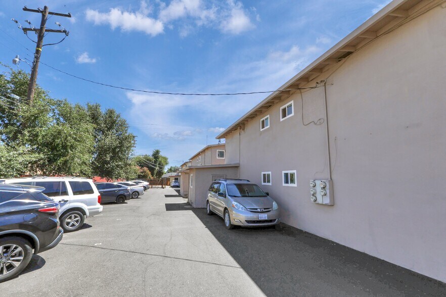 More Photos Of 3355 Lerwick Rd, Sacramento Apartments For Sale