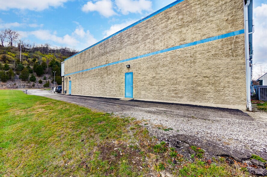 More Photos Of 150 Industrial Dr, Lawrenceburg Light Manufacturing For Lease