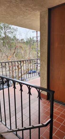 More Photos Of 28025 Dorothy Dr, Agoura Hills Office For Lease