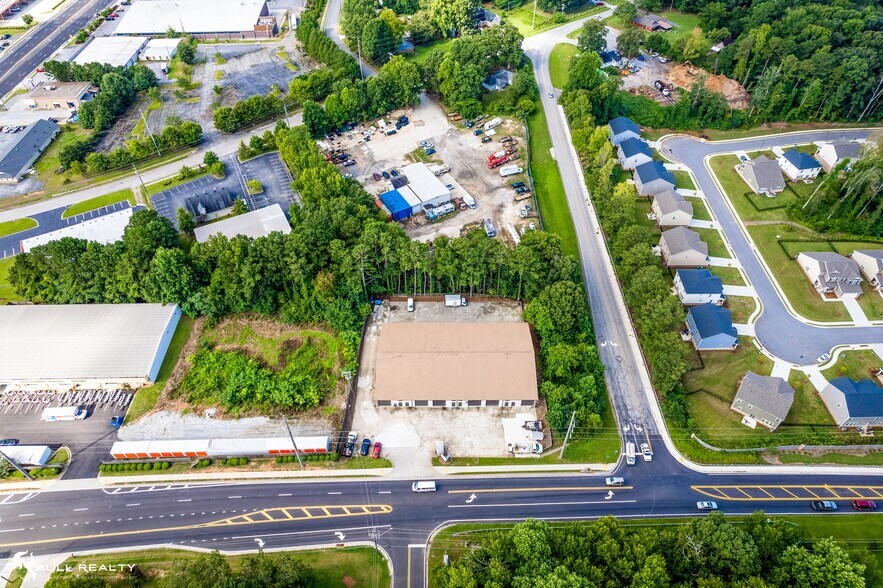 More Photos Of 2121 Hewatt Rd, Snellville Service For Lease