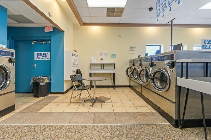 More Photos Of 1476-1480 State St, Schenectady Freestanding For Sale
