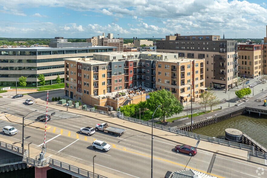 More Photos Of 401 N Washington St, Green Bay Apartments For Sale