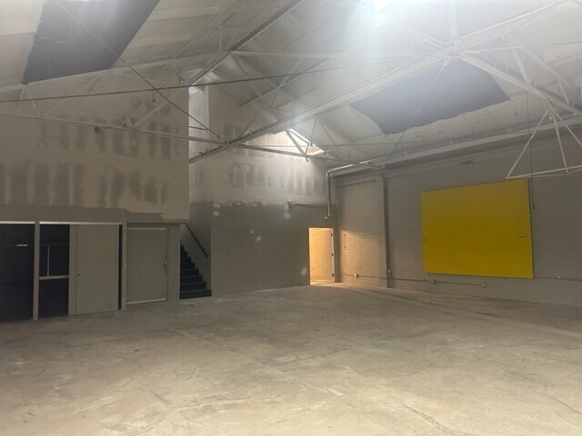 More Photos Of 5810 W 3rd St, Los Angeles Storefront For Lease