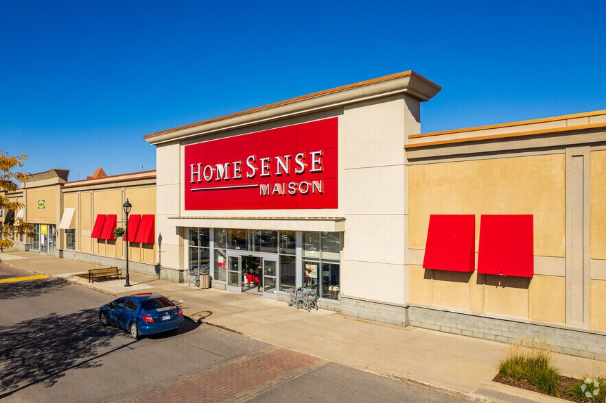 More Photos Of 2800-2860 Prom Saint-Honoré, Boisbriand Unknown For Lease