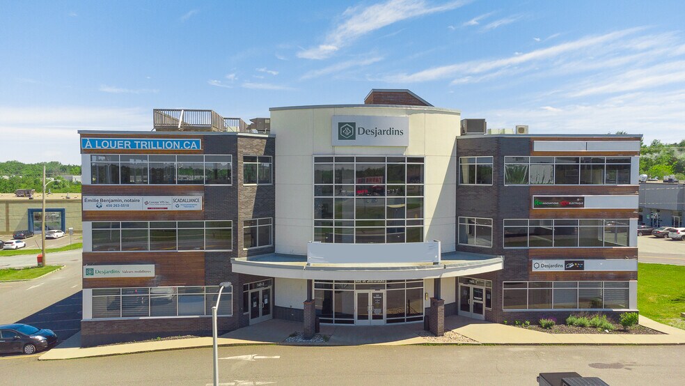 More Photos Of 145 Rue De Sherbrooke, Cowansville Office For Lease