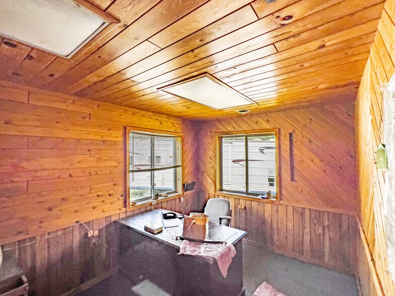 More Photos Of 11022 State Highway 122, Upson Warehouse For Sale