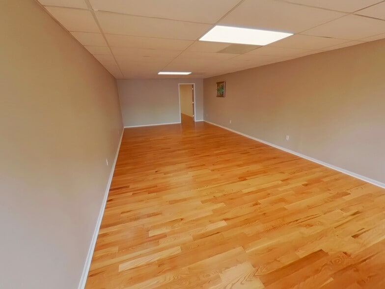 More Photos Of 101 S Main St, Mount Pleasant Storefront Retail Office For Lease