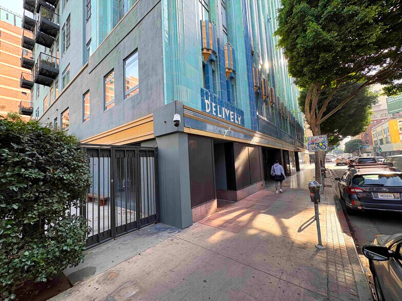 More Photos Of 215 W 9th St, Los Angeles Apartments For Lease