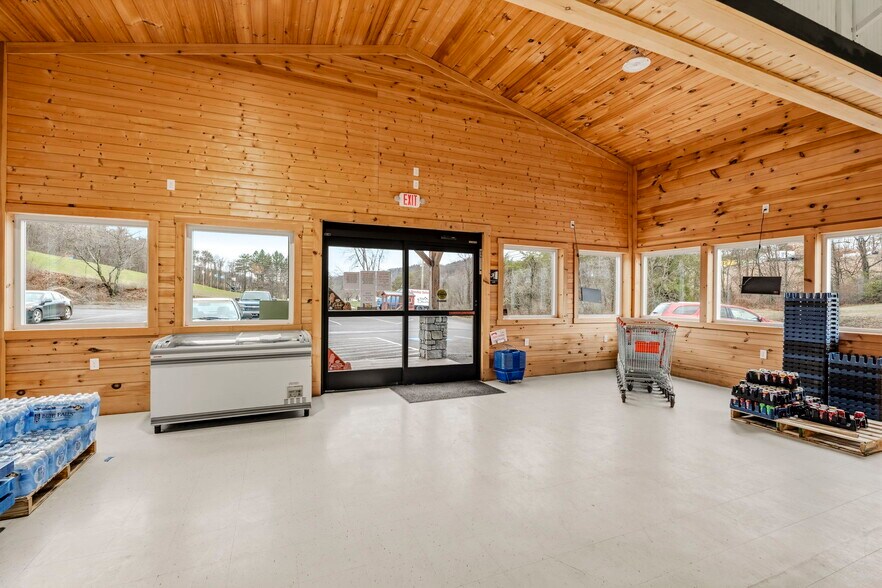 More Photos Of 4144 Pennsylvania 147 Hwy, Herndon Supermarket For Sale