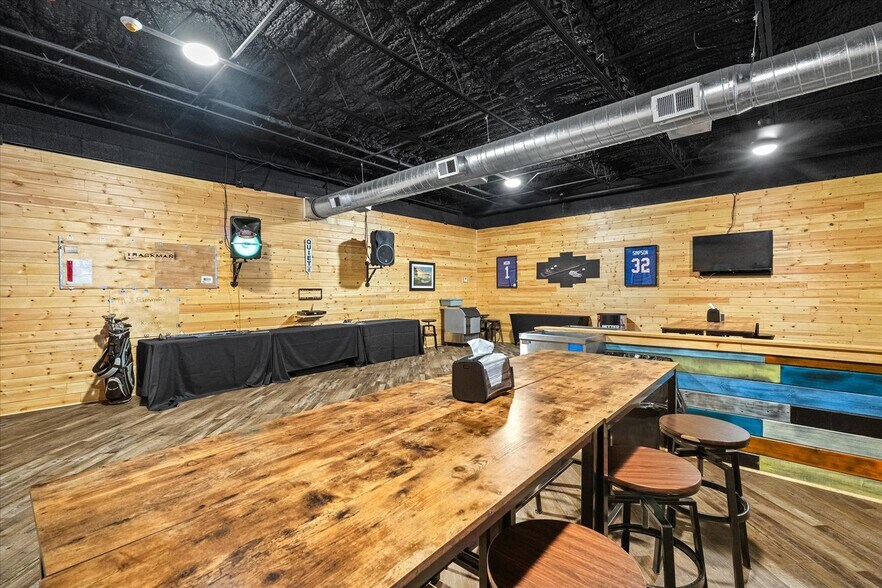 More Photos Of 601 School St, Morrison Light Distribution For Sale