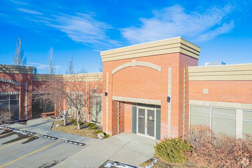 More Photos Of 4639 Manhattan Rd SE, Calgary Office For Lease