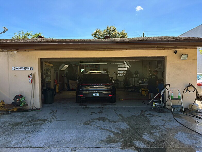 More Photos Of 1010 NW 52nd St, Fort Lauderdale Light Manufacturing For Sale