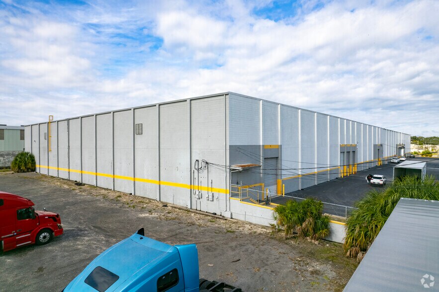 More Photos Of 5802 N 54th St, Tampa Unknown For Lease