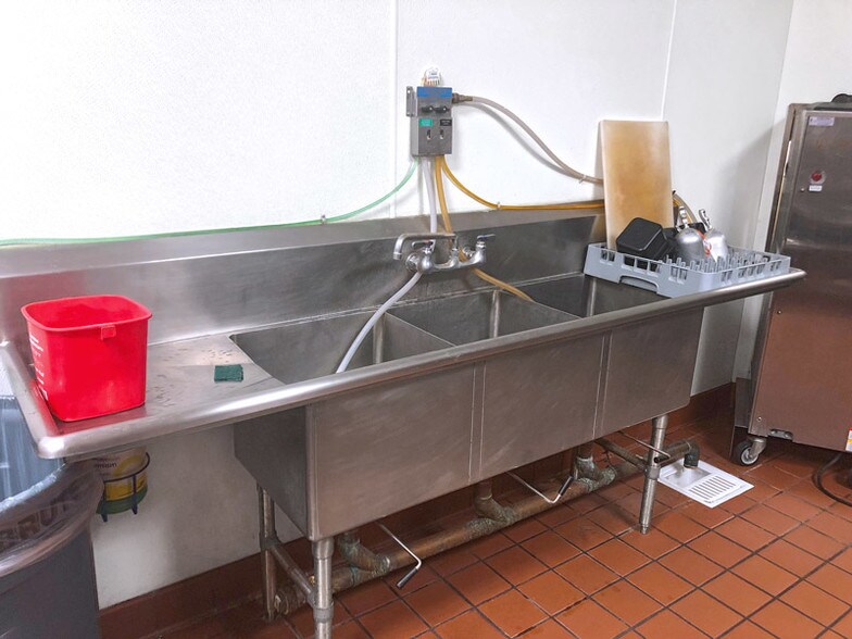 More Photos Of 1111-1191 S Victoria Ave, Oxnard General Retail For Lease