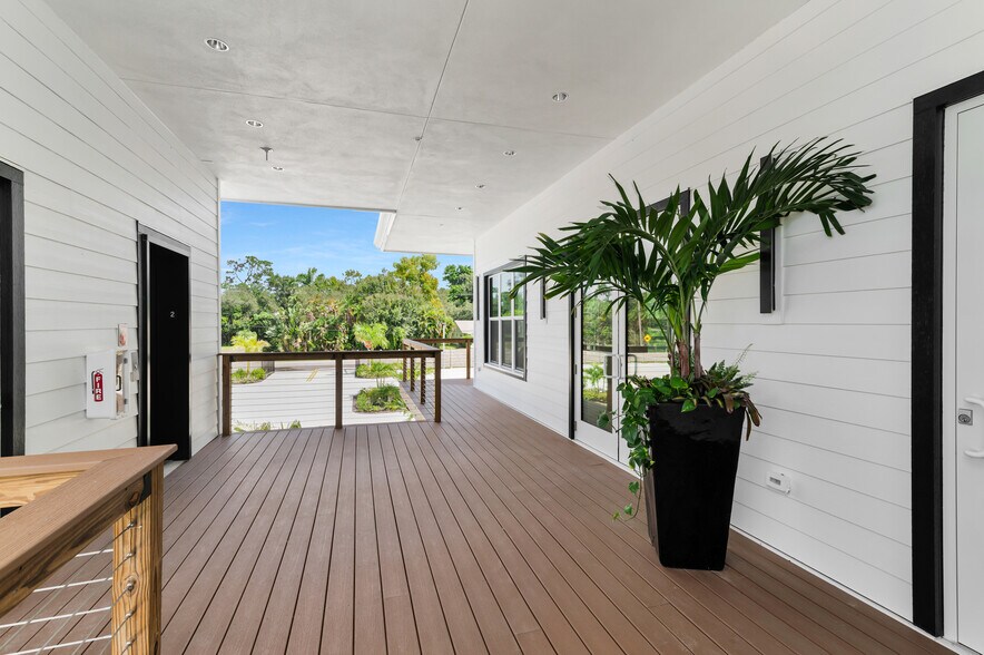 More Photos Of 6901 Hendry Creek Dr, Fort Myers Specialty For Sale