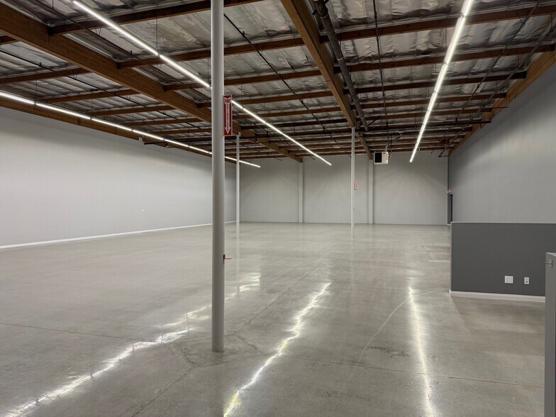 More Photos Of 4900 W 147th St, Hawthorne Service For Lease