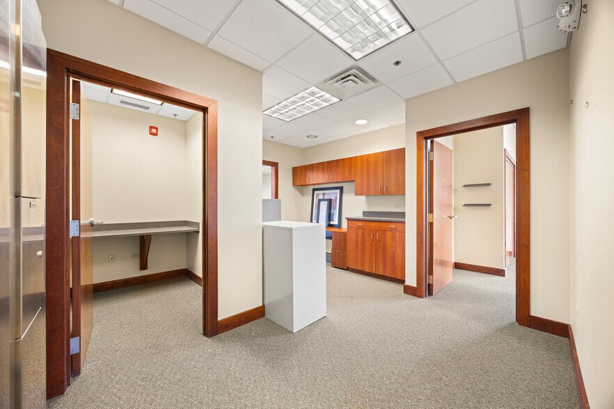 More Photos Of 430 E Mississippi Ave, Elwood Bank For Sale