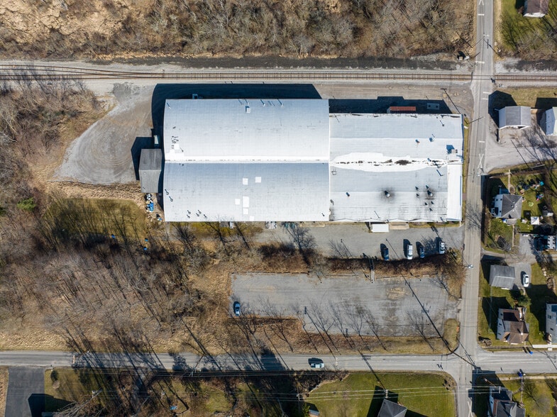 More Photos Of 131 Kline Ave, Callery Warehouse For Lease