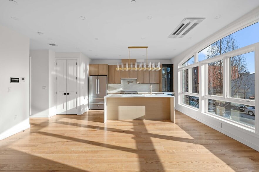 More Photos Of 41 Summit St, Brooklyn Apartments For Sale