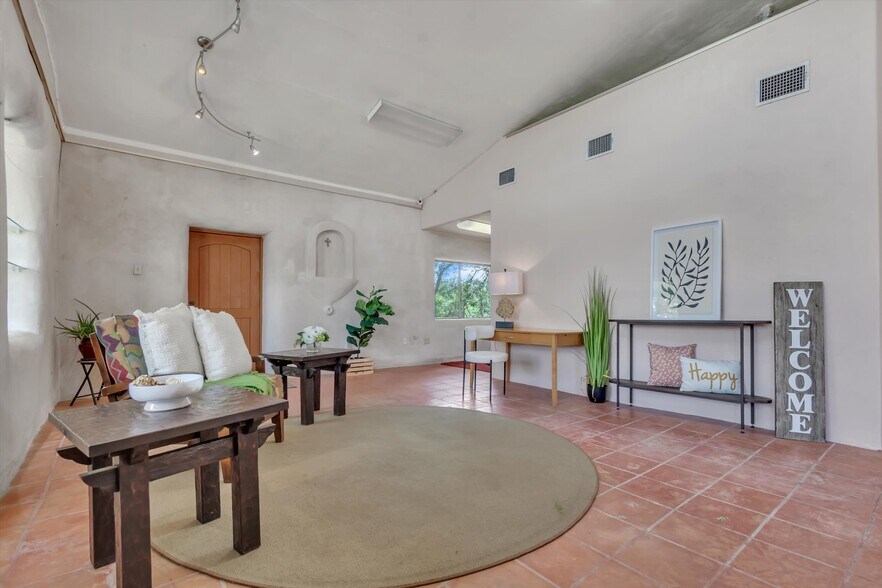 More Photos Of 4002 E Highway 290, Dripping Springs Freestanding For Sale
