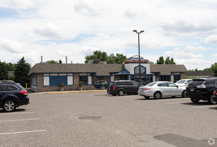 More Photos Of 2795 Hedberg Dr, Minnetonka Restaurant For Sale
