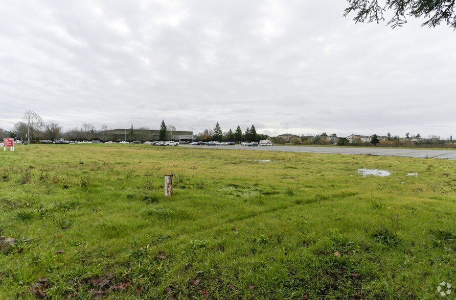 More Photos Of 2122 Northpoint Pky, Santa Rosa Land For Sale