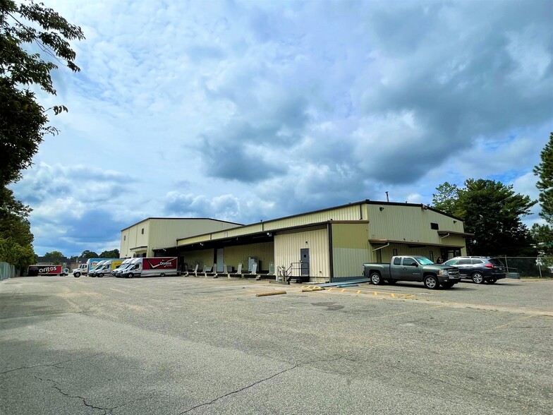 Primary Photo Of 3440 Black & Decker, Hope Mills Distribution For Lease