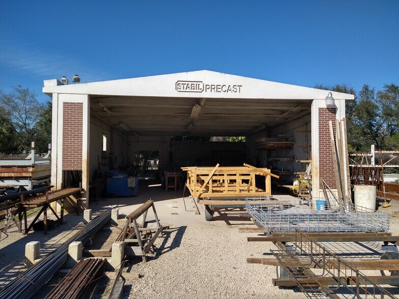 More Photos Of 4451 8th Ave S, Saint Petersburg Manufacturing For Lease
