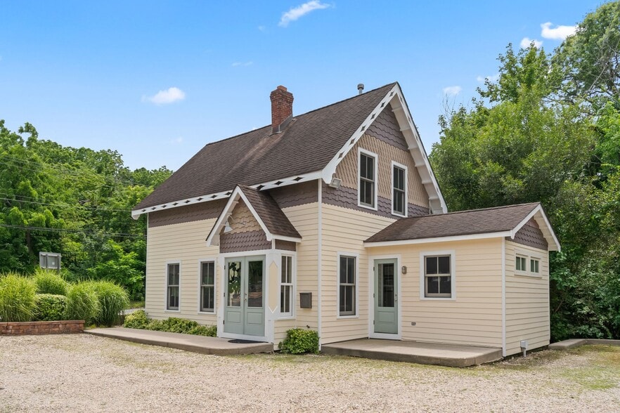 More Photos Of 67 Fort Salonga Rd W, Northport Loft Creative Space For Sale