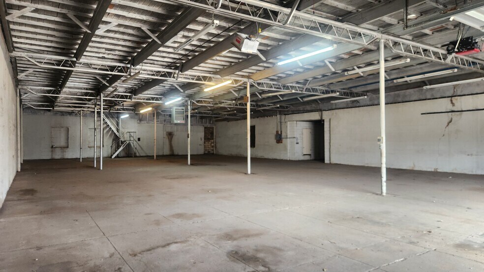 Primary Photo Of 1613 Texas St, Vernon Industrial For Lease