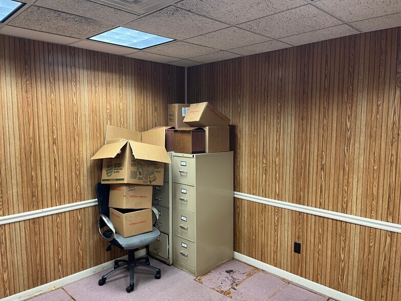 More Photos Of 5013 Park St, Jacksonville Auto Repair For Sale