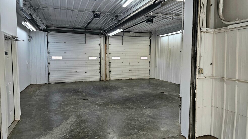 More Photos Of 1120 Old State Route 74, Batavia Auto Repair For Lease