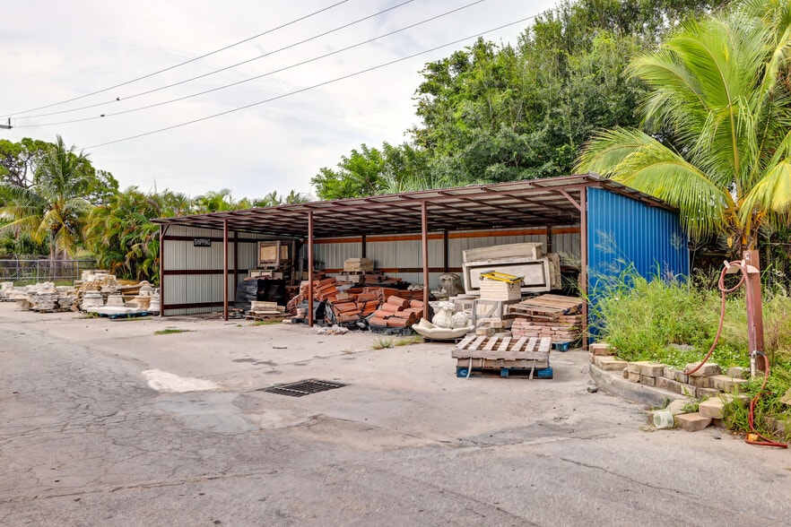 More Photos Of 17250 SW Railroad Ave, Indiantown Manufacturing For Sale