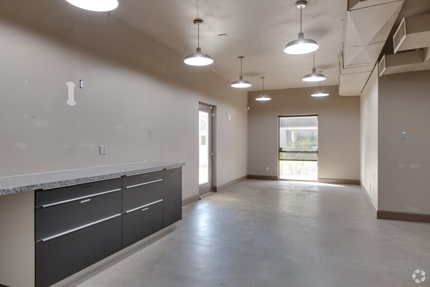 More Photos Of 1525 N Granite Reef Rd, Scottsdale Medical For Sale