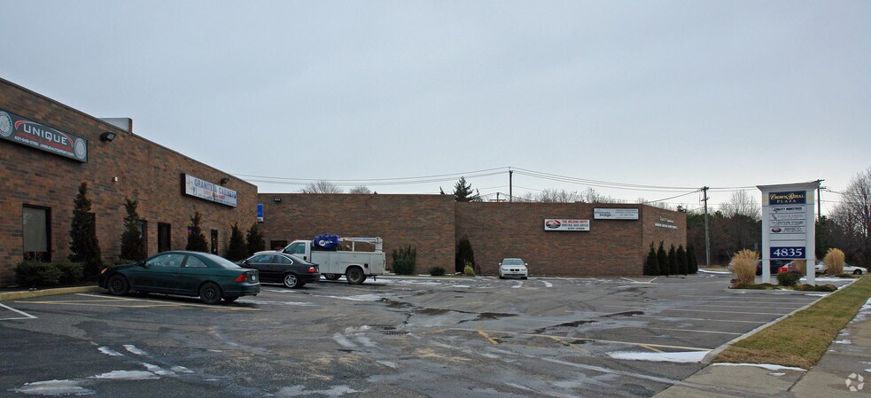 More Photos Of 4835 Veterans Memorial Hwy, Holbrook Warehouse For Lease