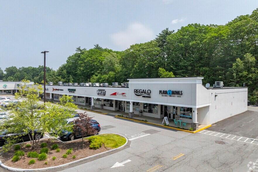 Primary Photo Of 545 Hooksett Rd, Manchester Storefront For Lease