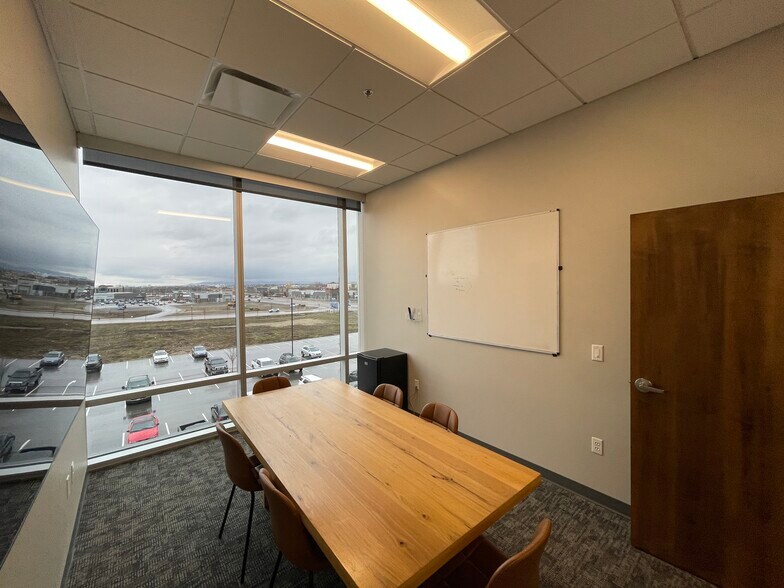 More Photos Of 1064 S North County Blvd, Pleasant Grove Office For Lease