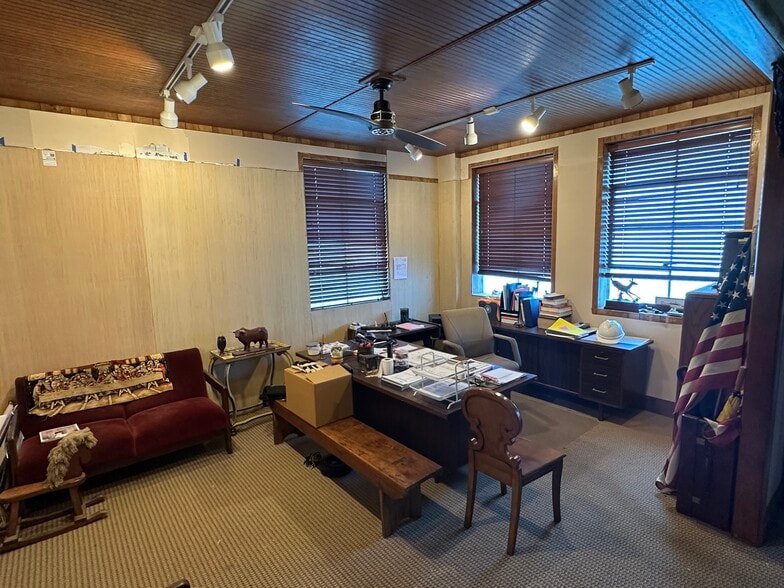 More Photos Of 113 Myrtle St, Thomasville Light Distribution For Sale