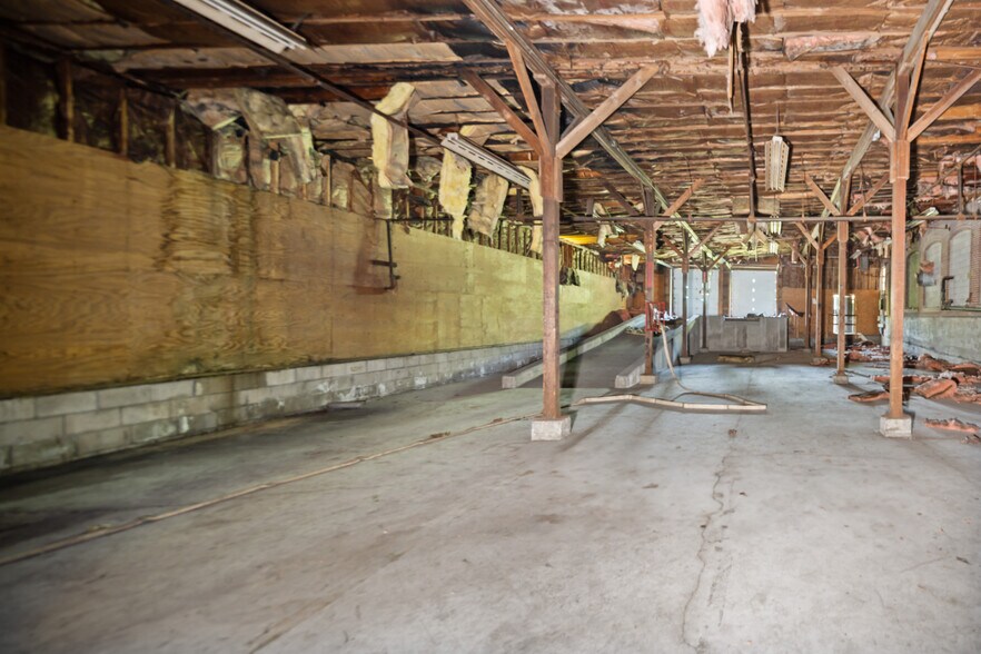 More Photos Of 277 E Main St, East Brookfield Warehouse For Sale