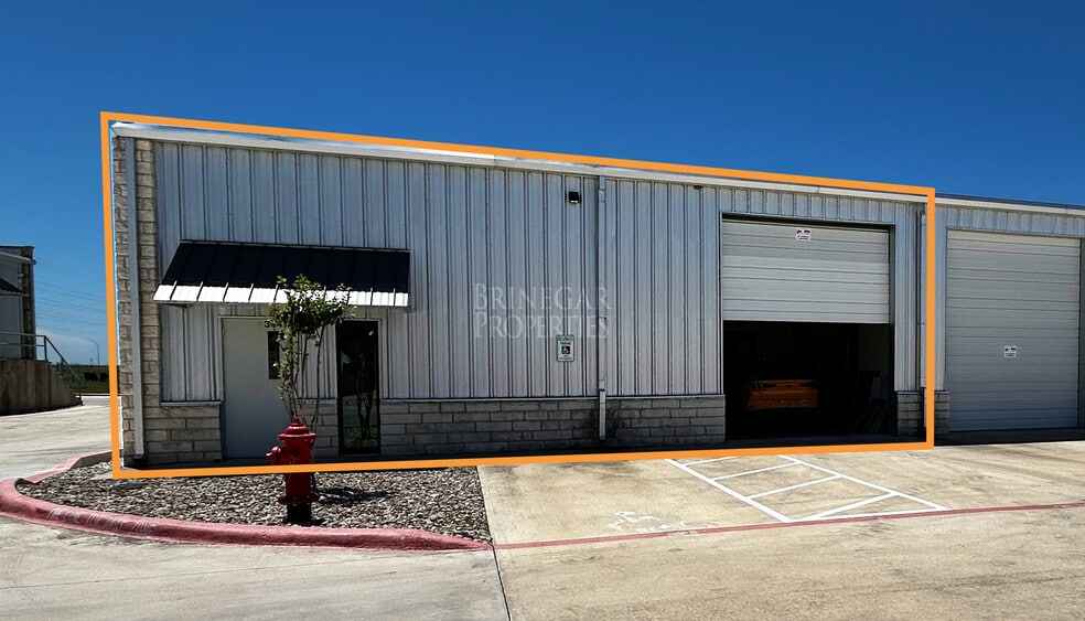 More Photos Of 20700 Frankie Ln, Pflugerville Warehouse For Lease