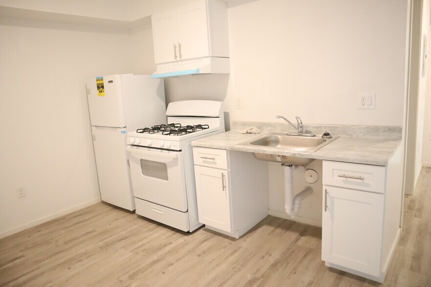 More Photos Of 10501 Wilmington Ave, Los Angeles Apartments For Sale