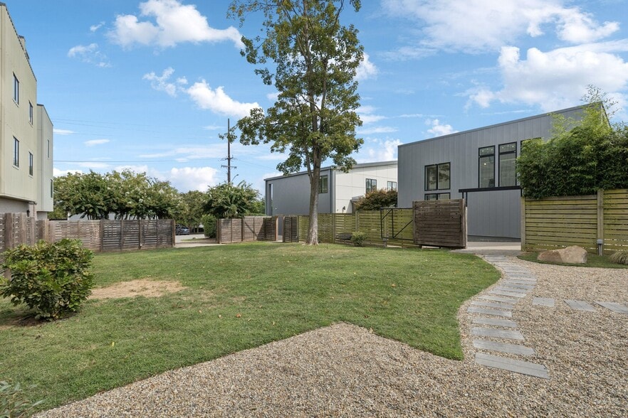 More Photos Of 2517 White Ave, Nashville Office Residential For Sale