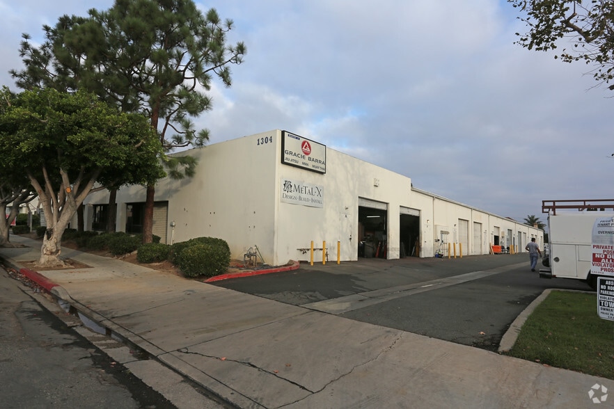 More Photos Of 1304 Logan Ave, Costa Mesa Warehouse For Lease