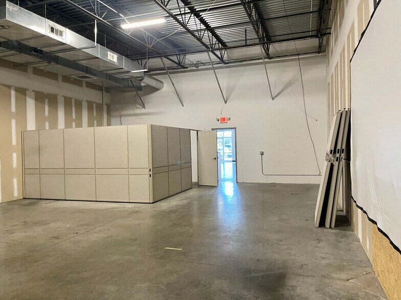 More Photos Of 4100-4136 Lafayette Blvd, Fredericksburg Light Distribution For Lease